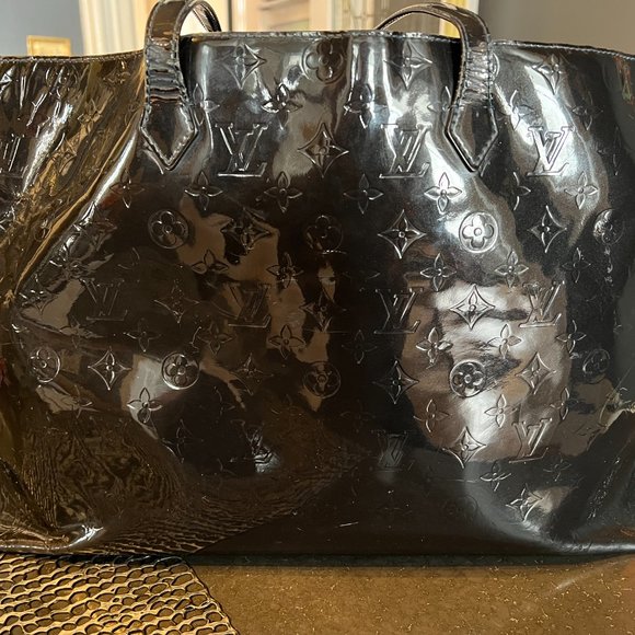 Louis Vuitton Monogram Vernis Wilshire GM - Picture 8 of 13